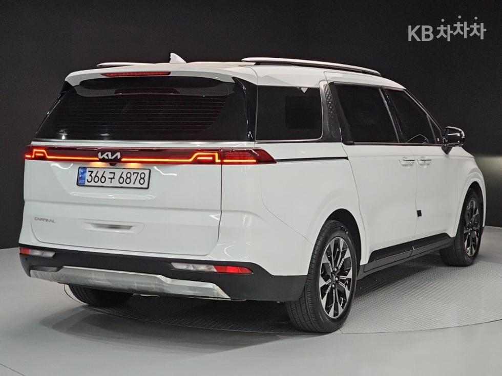 Kia Carnival — miniaturë 4