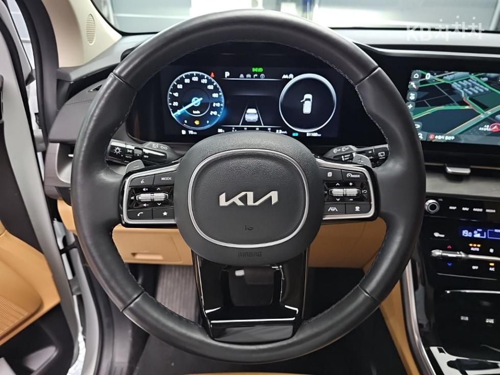 Kia Carnival — miniaturë 9