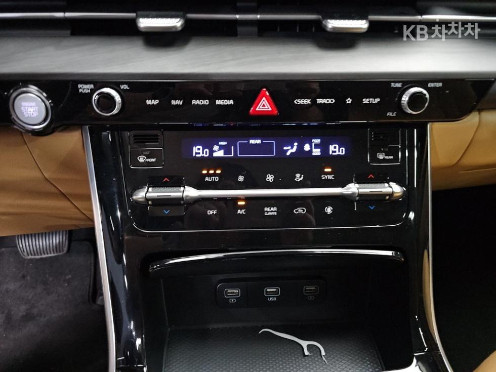 Kia Carnival — miniaturë 10