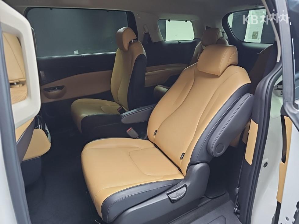 Kia Carnival — miniaturë 12
