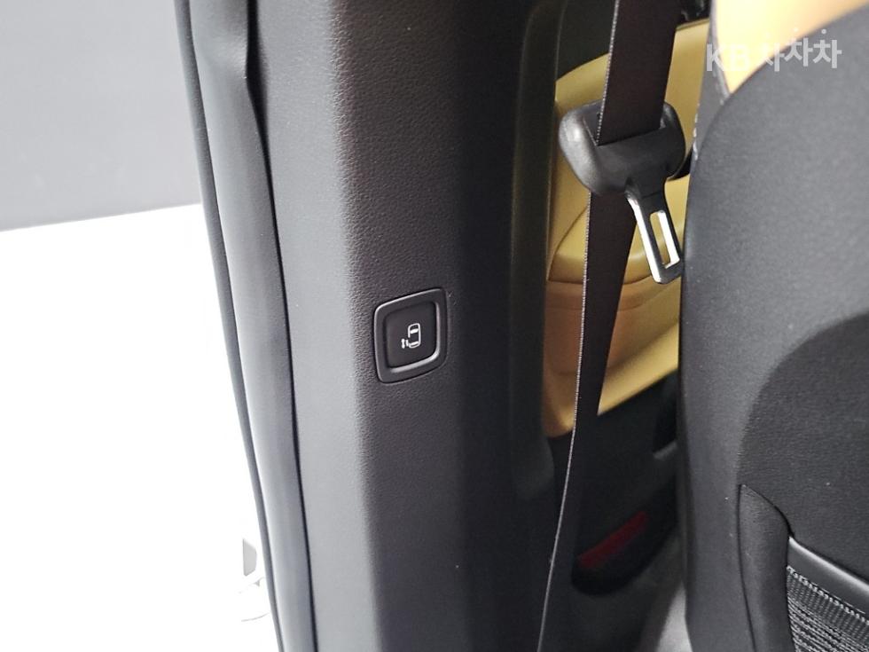 Kia Carnival — miniaturë 14