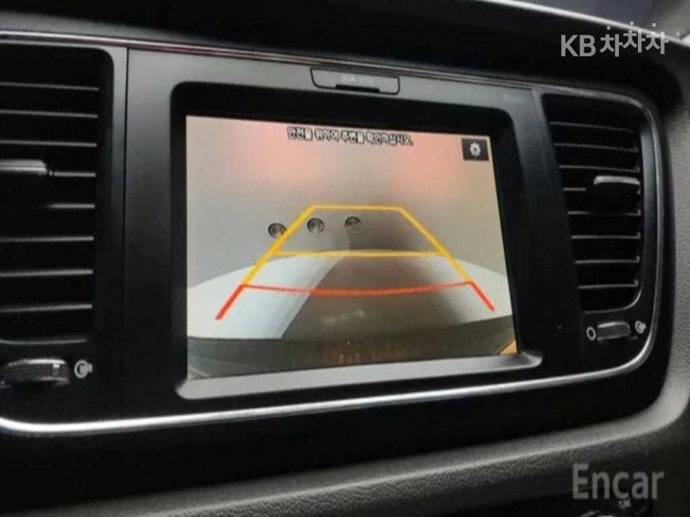 Kia Carnival — miniaturë 12