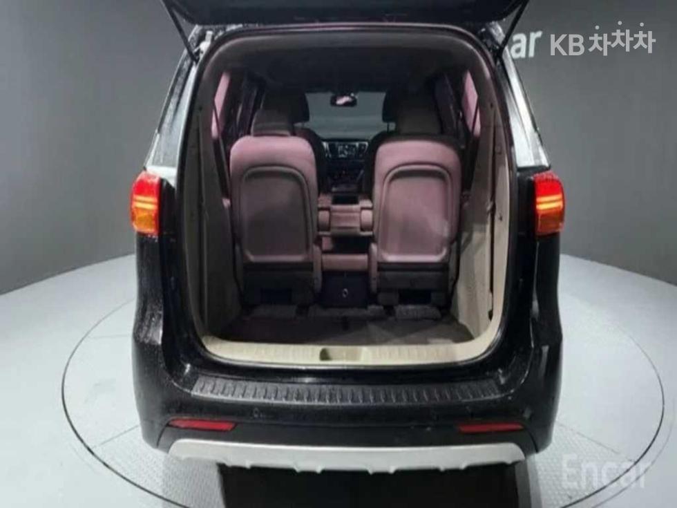 Kia Carnival — miniaturë 17
