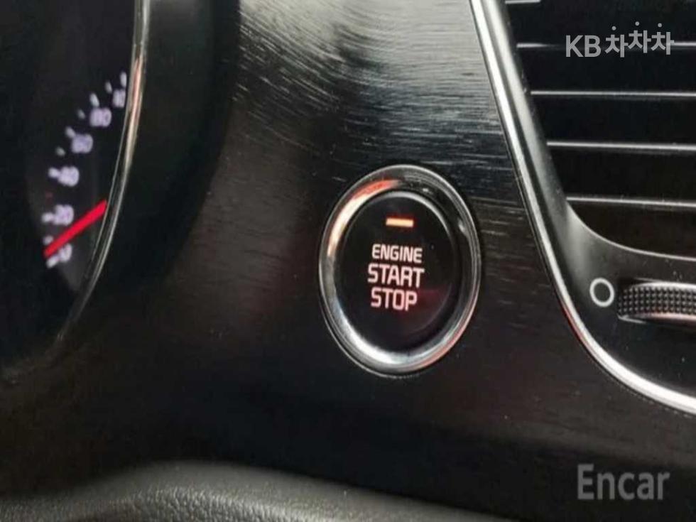 Kia Carnival — miniaturë 18