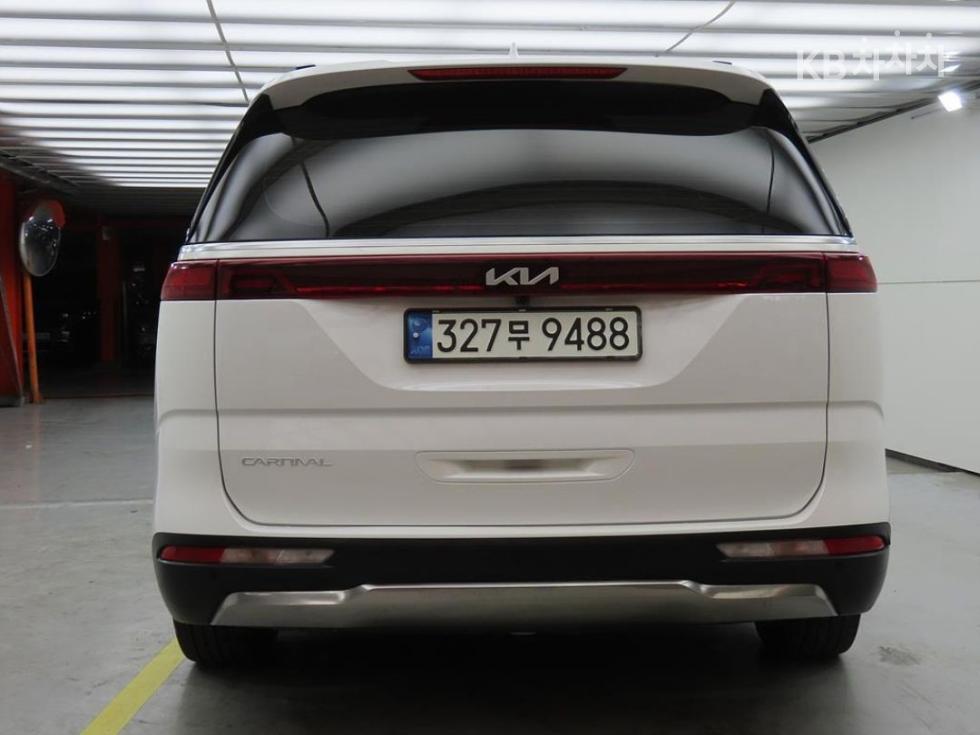 Kia Carnival — miniaturë 3