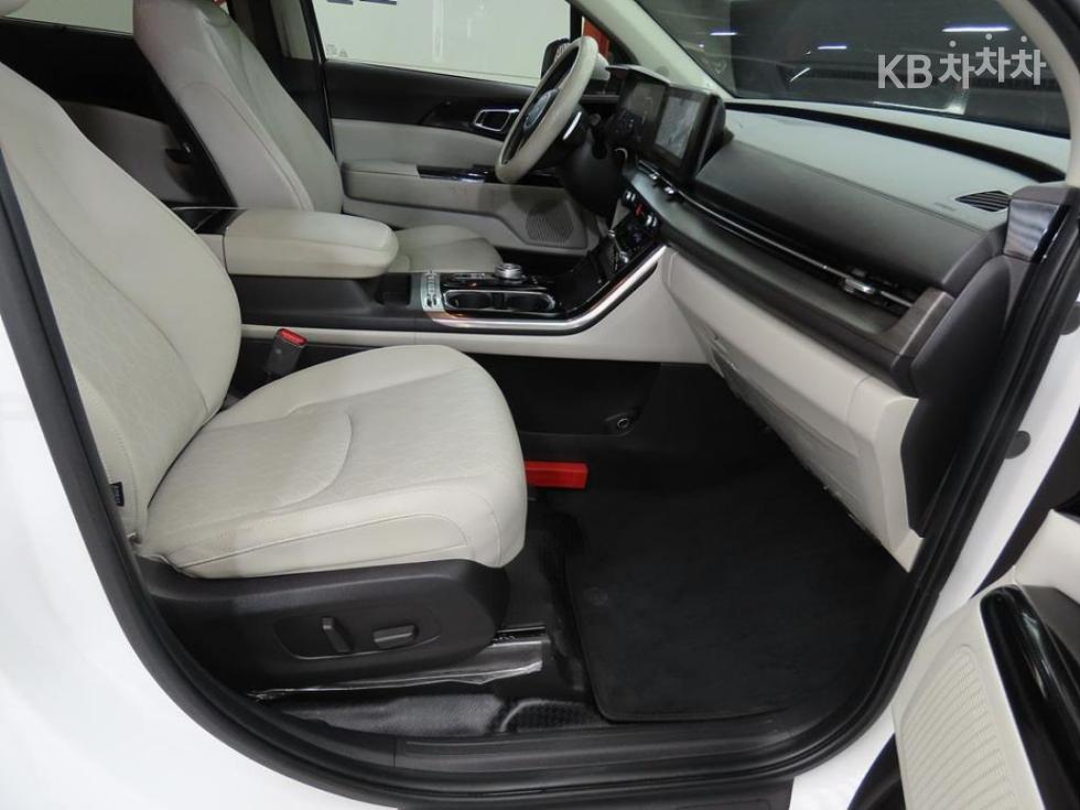 Kia Carnival — miniaturë 6