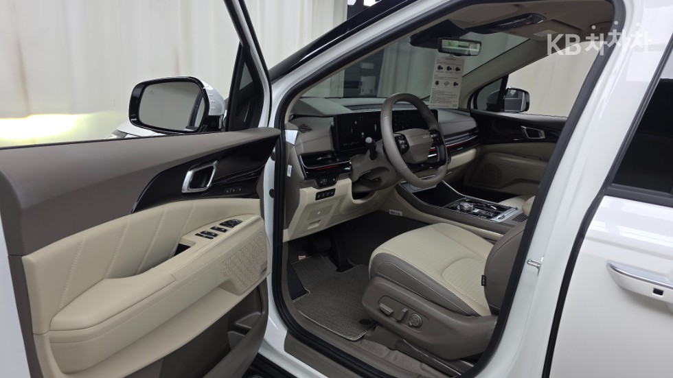 Kia Carnival — miniaturë 10