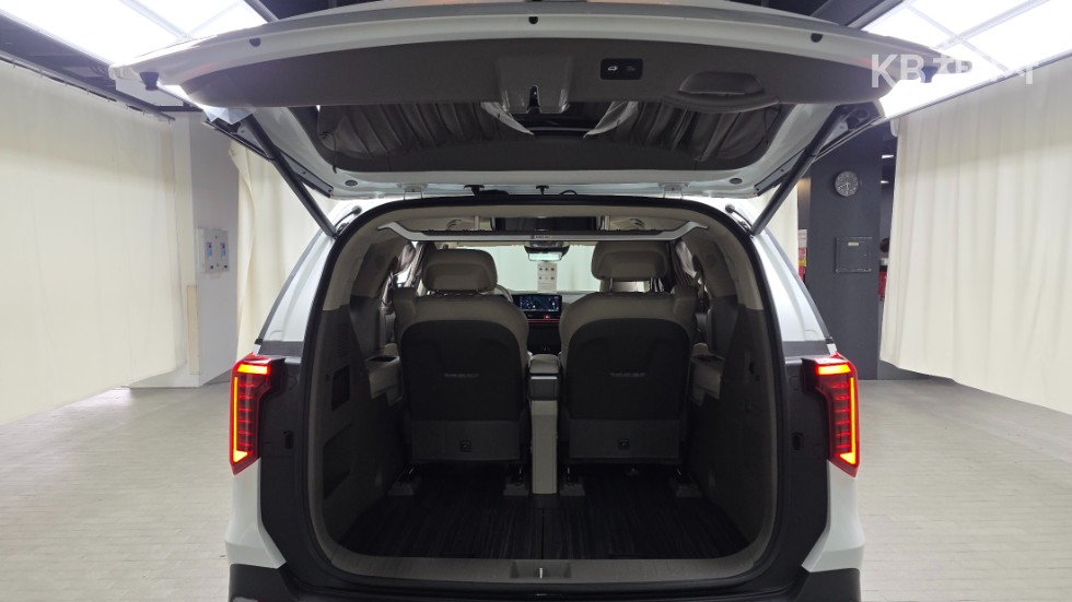 Kia Carnival — miniaturë 13