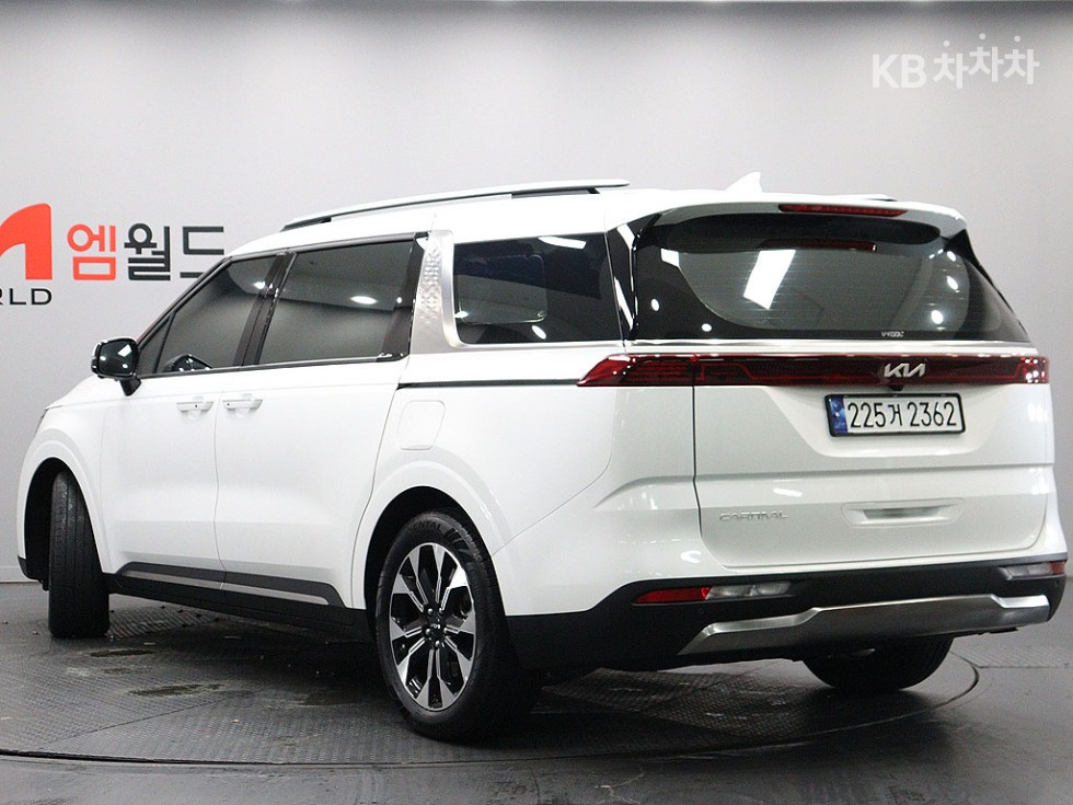 Kia Carnival — miniaturë 4