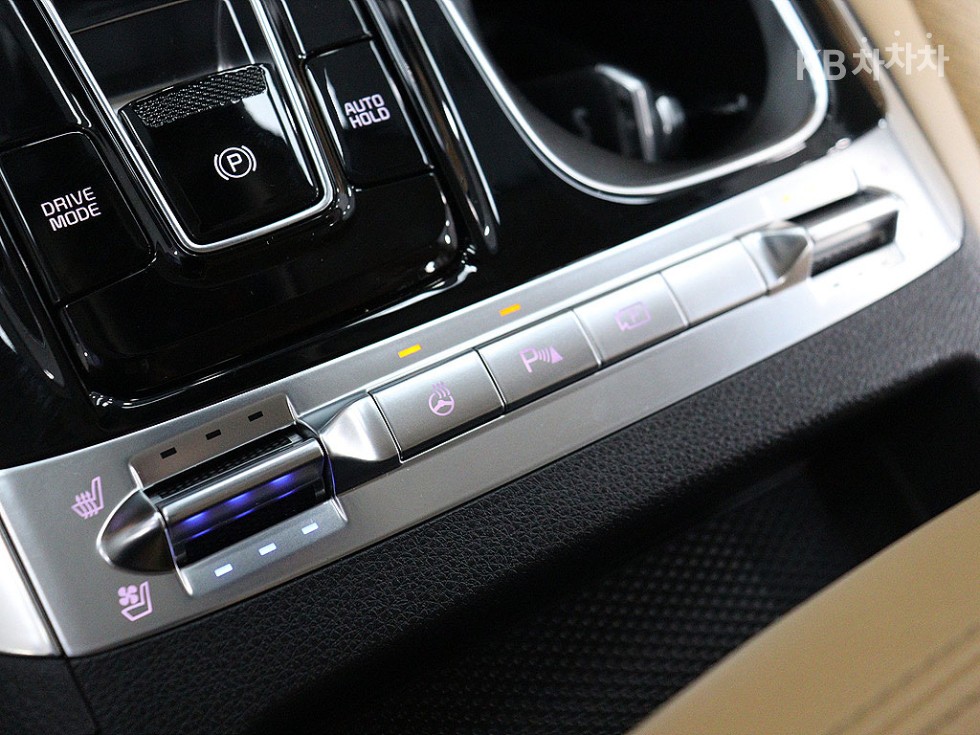 Kia Carnival — miniaturë 11