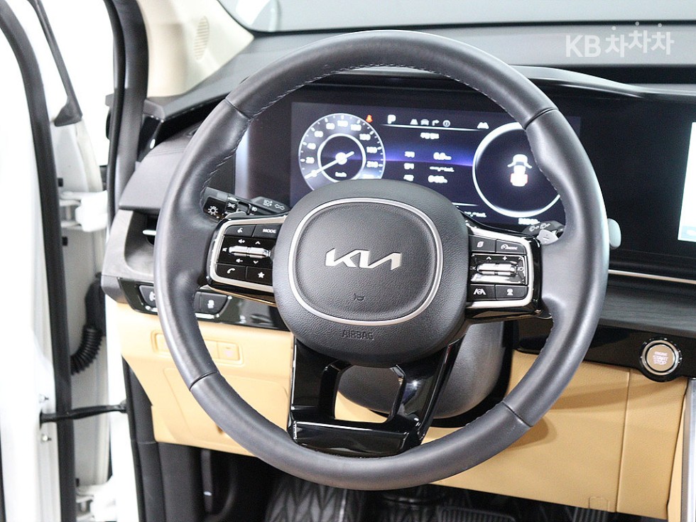 Kia Carnival — miniaturë 15