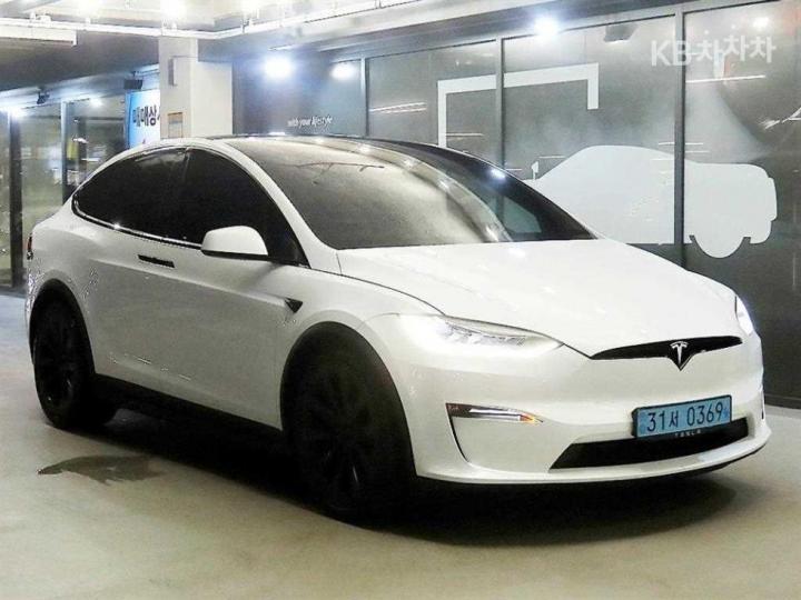 Tesla Model X AWD — foto 1