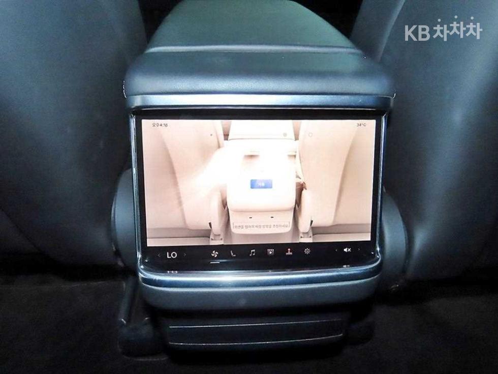 Tesla Model X — miniaturë 15