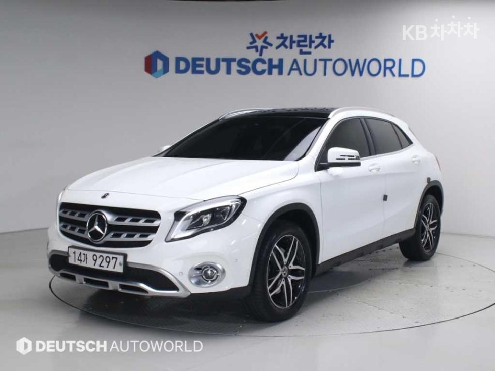 Mercedes-Benz GLA-Class