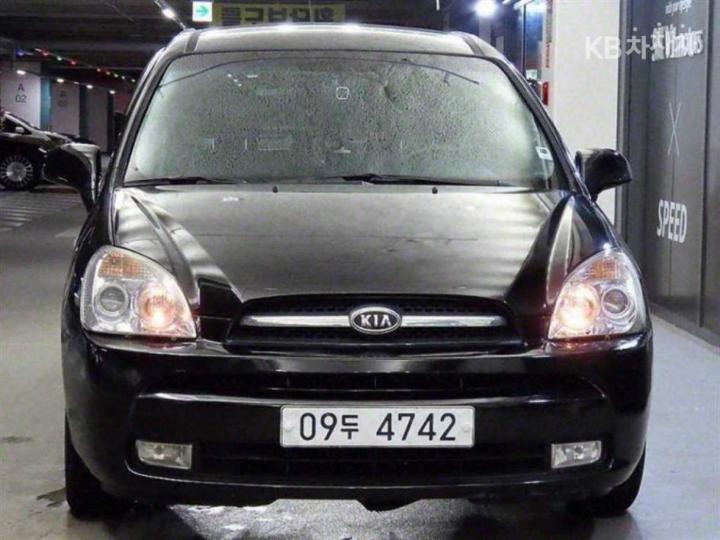 Kia Carens — miniaturë 2