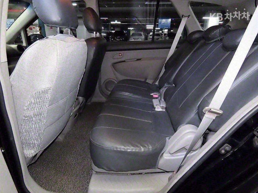 Kia Carens — miniaturë 8