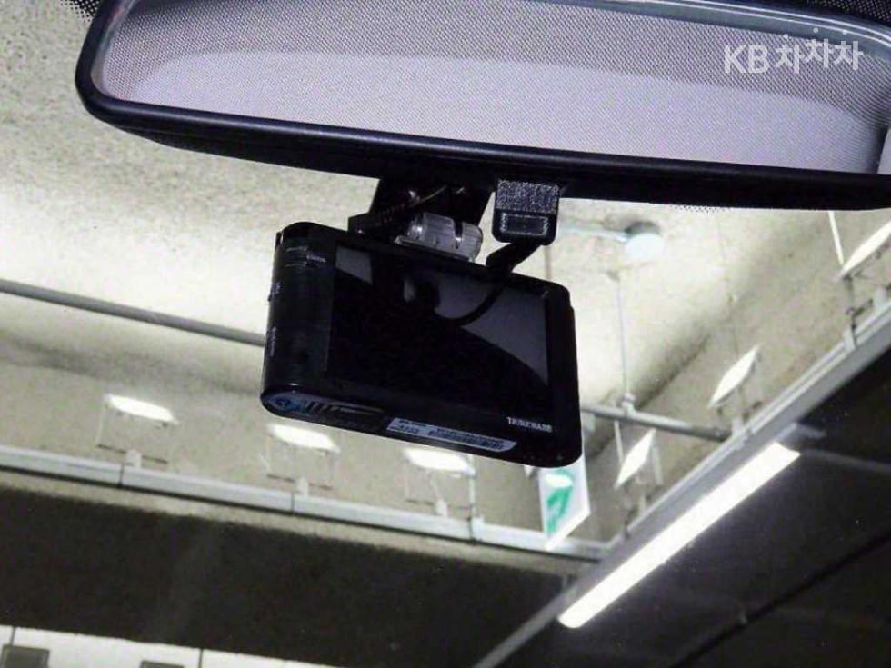 Kia Carens — miniaturë 11