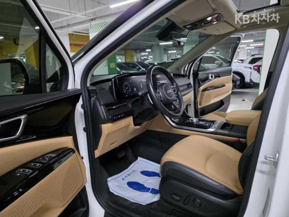 Kia Carnival — miniaturë 7