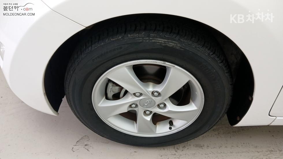 Hyundai Avante — miniaturë 6