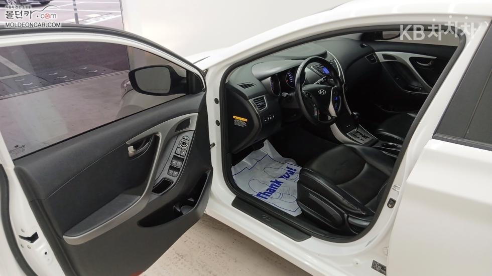 Hyundai Avante — miniaturë 9