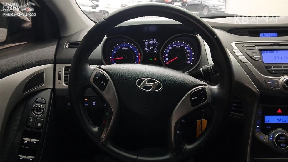 Hyundai Avante — miniaturë 11