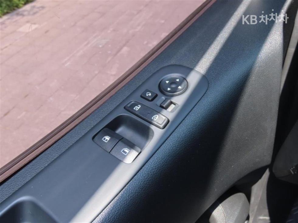 Hyundai Staria — miniaturë 12