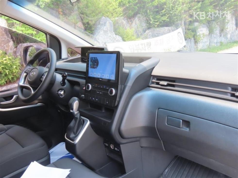 Hyundai Staria — miniaturë 16