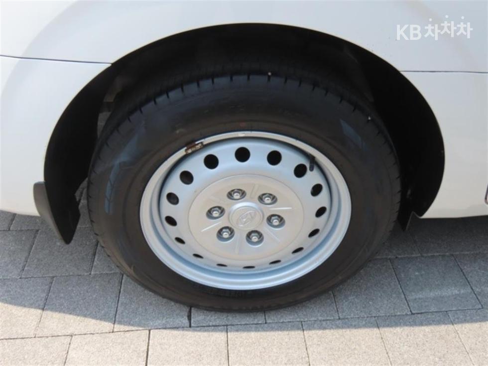 Hyundai Staria — miniaturë 18
