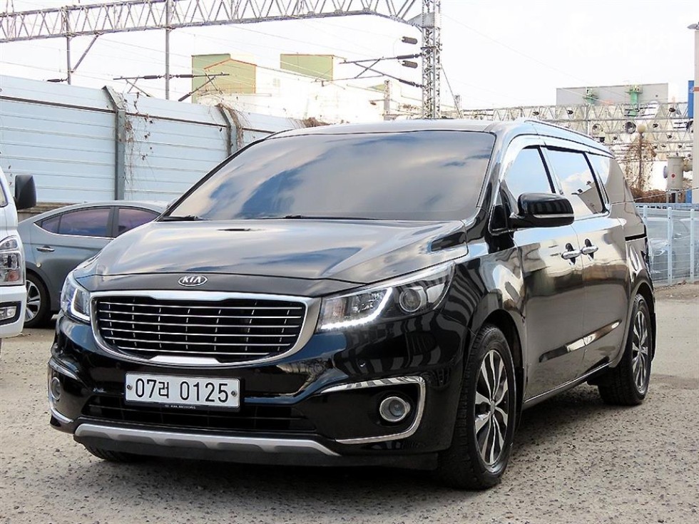 Kia Carnival — miniaturë 2