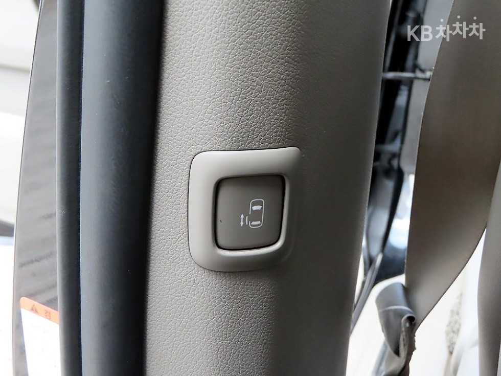 Kia Carnival — miniaturë 15