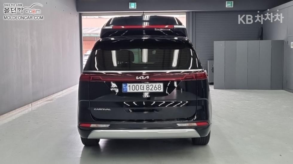 Kia Carnival — miniaturë 4
