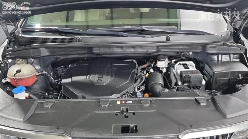Kia Carnival — miniaturë 8