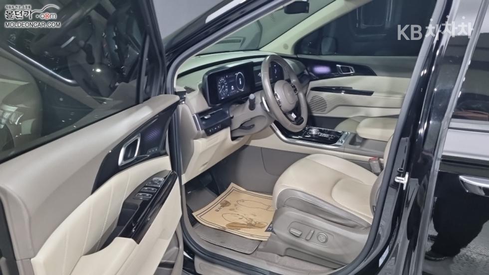 Kia Carnival — miniaturë 9