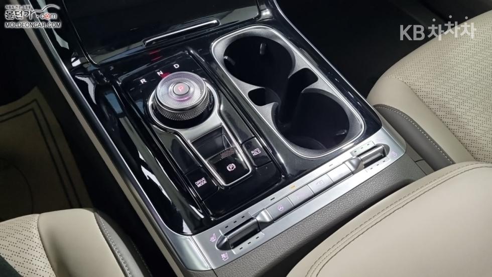Kia Carnival — miniaturë 14