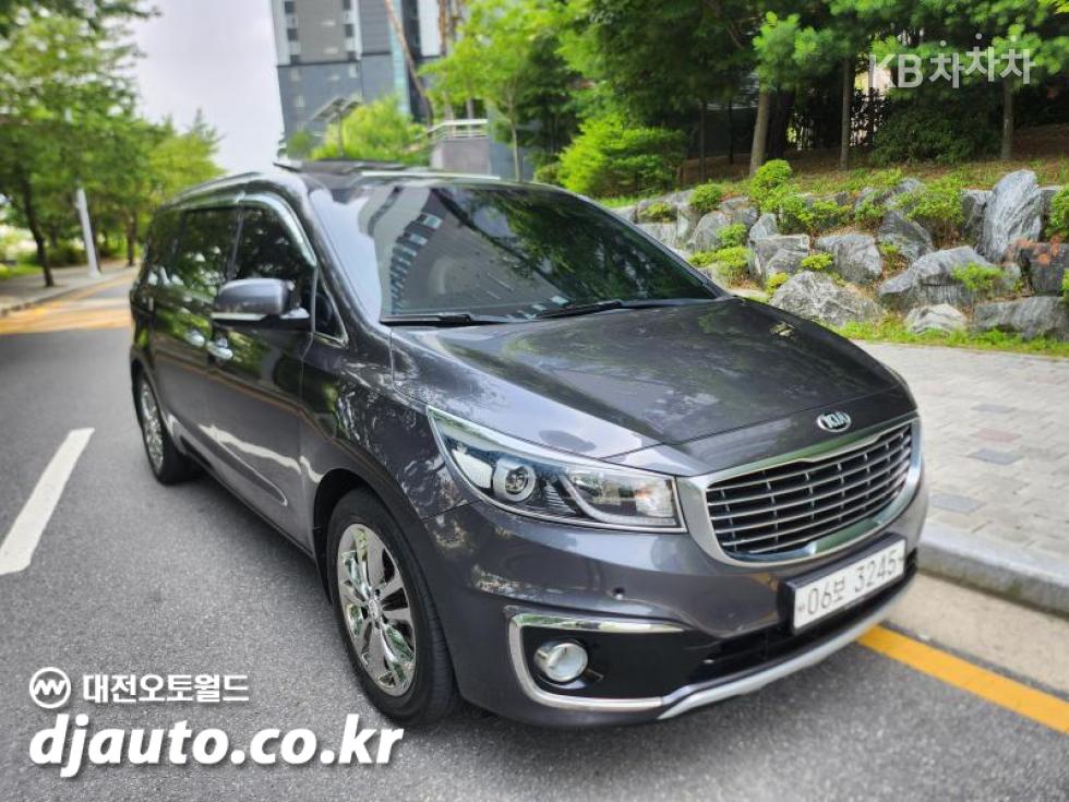 Kia Carnival — miniaturë 2