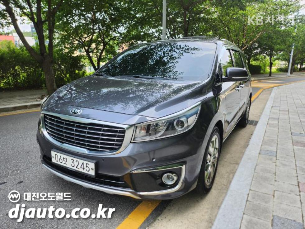 Kia Carnival — miniaturë 9