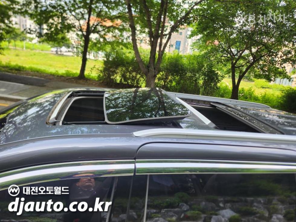 Kia Carnival — miniaturë 10