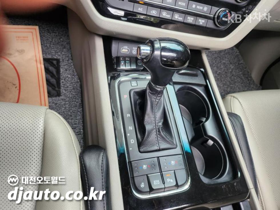 Kia Carnival — miniaturë 14