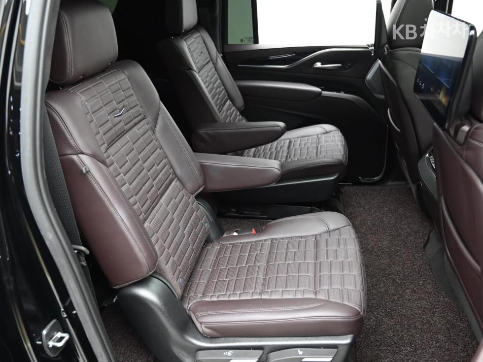 Cadillac Escalade — miniaturë 12