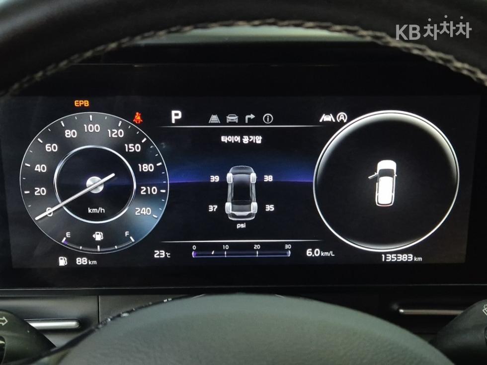 Kia Carnival — miniaturë 6
