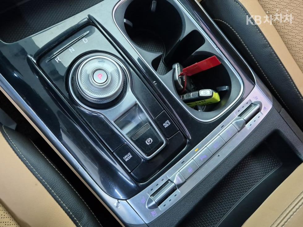 Kia Carnival — miniaturë 8