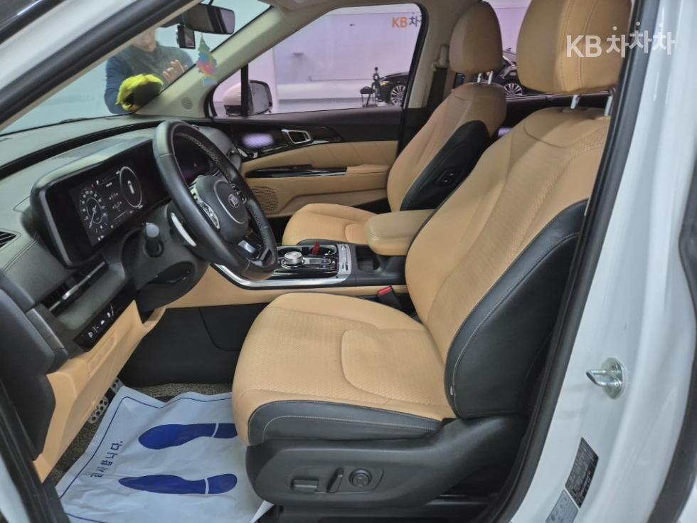 Kia Carnival — miniaturë 11
