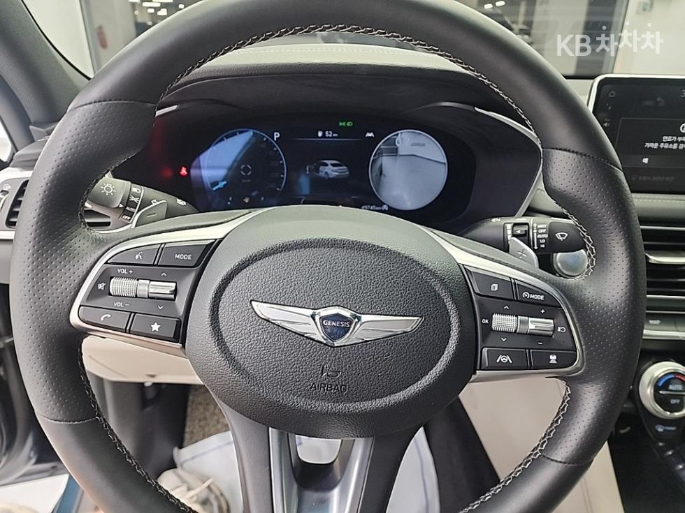 2021 Genesis G70 photo