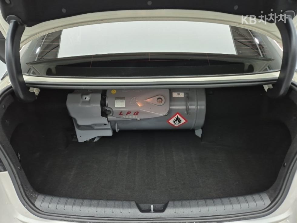 Kia K5 — miniaturë 18