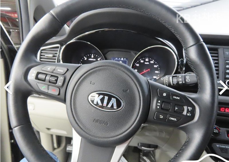 Kia Carnival — miniaturë 8
