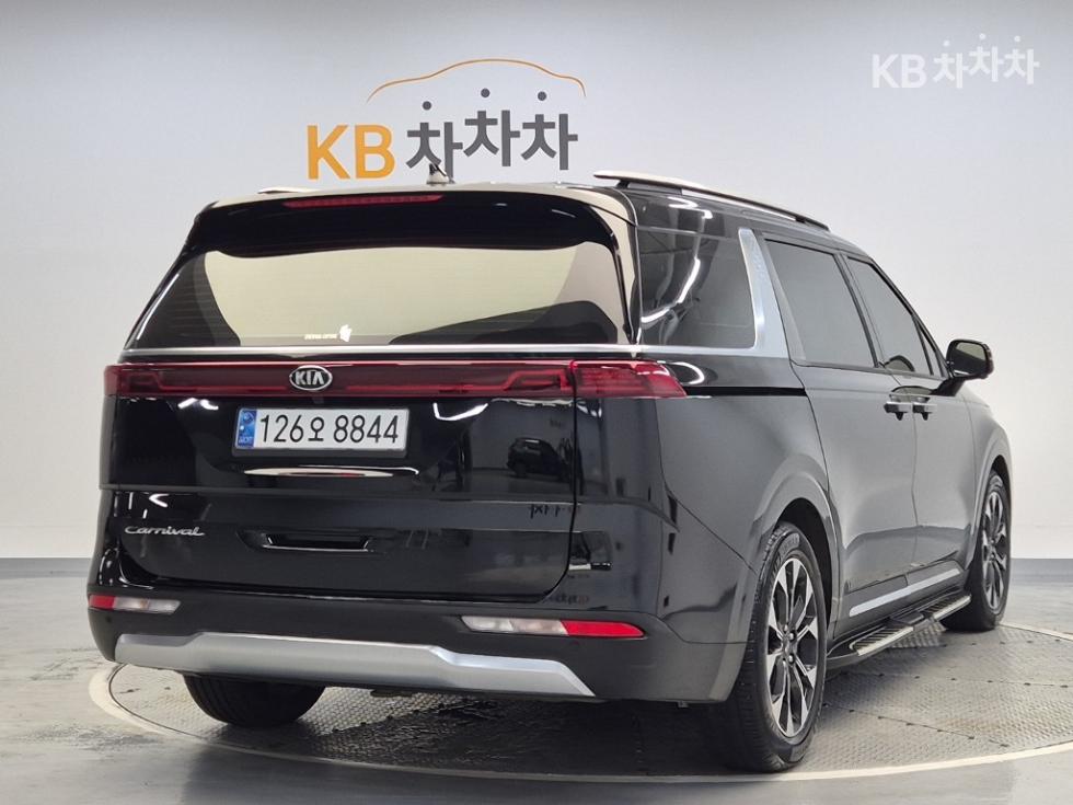 Kia Carnival — miniaturë 3