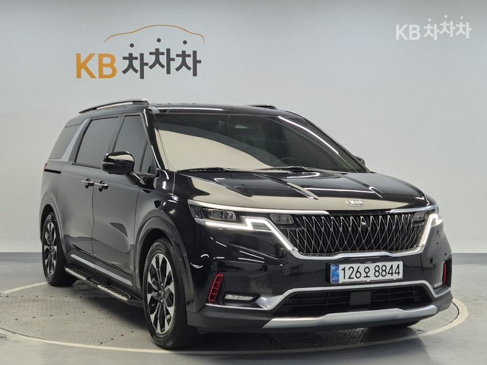 Kia Carnival — miniaturë 4