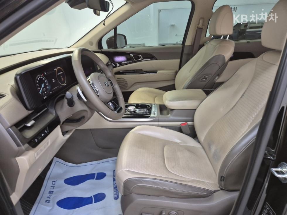 Kia Carnival — miniaturë 11