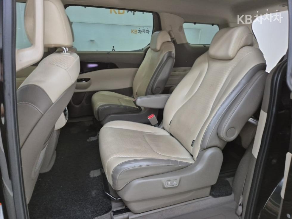 Kia Carnival — miniaturë 12