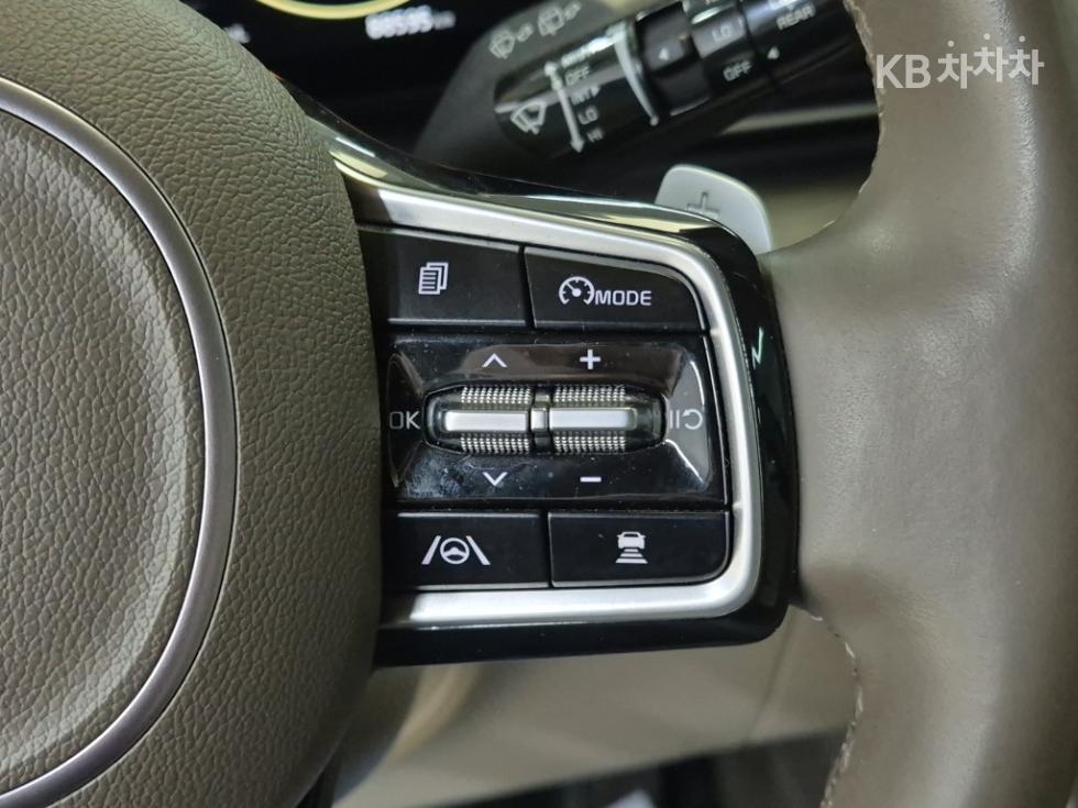 Kia Carnival — miniaturë 15